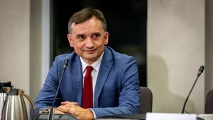 Pobyt Zbigniewa Ziobry w USA. Nowy sondaż ws. oczekiwanych działań rządu