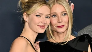 Apple Martin z mamą Gwyneth Paltrow na premierze filmu "Marty Supreme" w Nowym Jorku (2025)