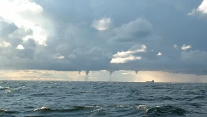 Trąby wodne nad Bałtykiem wyglądają zjawiskowo.