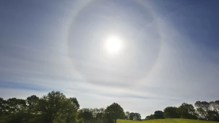 Jak powstaje zjawisko halo na niebie?