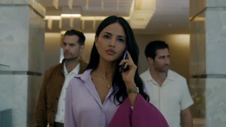 Henry Cavill, Eiza González i Jake Gyllenhaal w filmie "Zawodowcy"