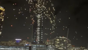 Wypadek podczas pokazu Vivid Sydney. Kilkadziesiąt dronów spadło z nieba