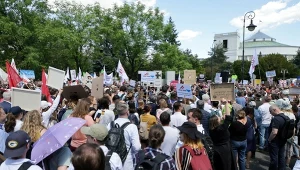 Protest środowisk naukowych przed Sejmem