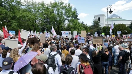 Protest środowisk naukowych przed Sejmem