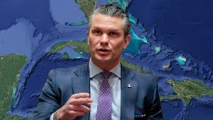 Szef Pentagonu Pete Hegseth na tle mapy Kuby