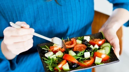 O której godzinie najpóźniej trzeba zjeść kolację? Wcale nie o 18.00 czy 20.00