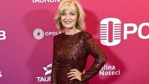 Katarzyna Żak olśniewa w odważnej kreacji. 62-latka zachwyca figurą