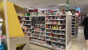 Rossmann przecenił patelnie i garnki do 4,99 zł. Klienci zwrócili uwagę na nietypową ofertę