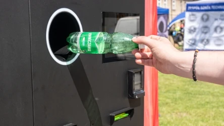 Operator PolKa zapowiada, że wkrótce na osiedlach staną pierwsze butelkomaty. Tymczasowych punktów można się też spodziewać m.in. przy plażach i podczas wydarzeń masowych