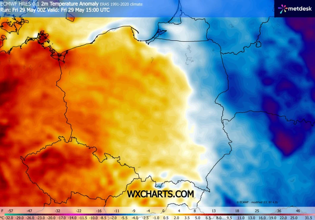 W zachodniej Polsce będzie do 26 stopni Celsjusza, a na północnym wschodzie nawet o około 10 stopni mniej Mapa Polski z wyraźnym podziałem na zachodnią część kraju objętą wysokimi anomaliami temperatury powyżej normy oraz wschodnią część znacznie chłodniejszą, ukazującą niskie wartości odchyleń od średniej wieloletniej.