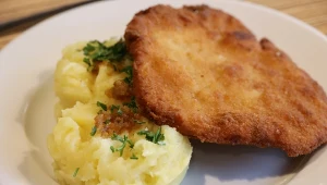 Catering dostarczy seniorom darmowe obiady do domu. Kto może skorzystać?