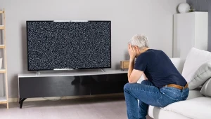 Czy można oglądać telewizję w czasie burzy? Nie każdy o tym wie