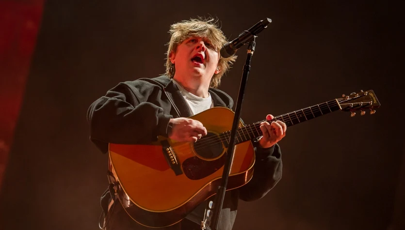 Orange Warsaw Festiwal 2026. Dzień pierwszy: spodziewaj się niespodziewanego [RELACJA]