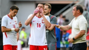Jakub Piotrowski (numer 16) nie będzie miał najlepszych wspomnień z meczu z Ukrainą