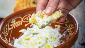 Labneh na kanapki - jakie ma właściwości?