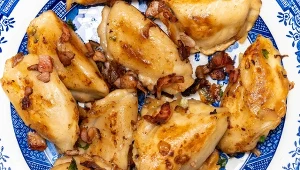 Pierogi białostockie to klasyka kuchni podlaskiej, która smakuje wyśmienicie