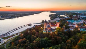 Panorama Płocka z widokiem na Wzgórze Tumskie i molo na Wiśle