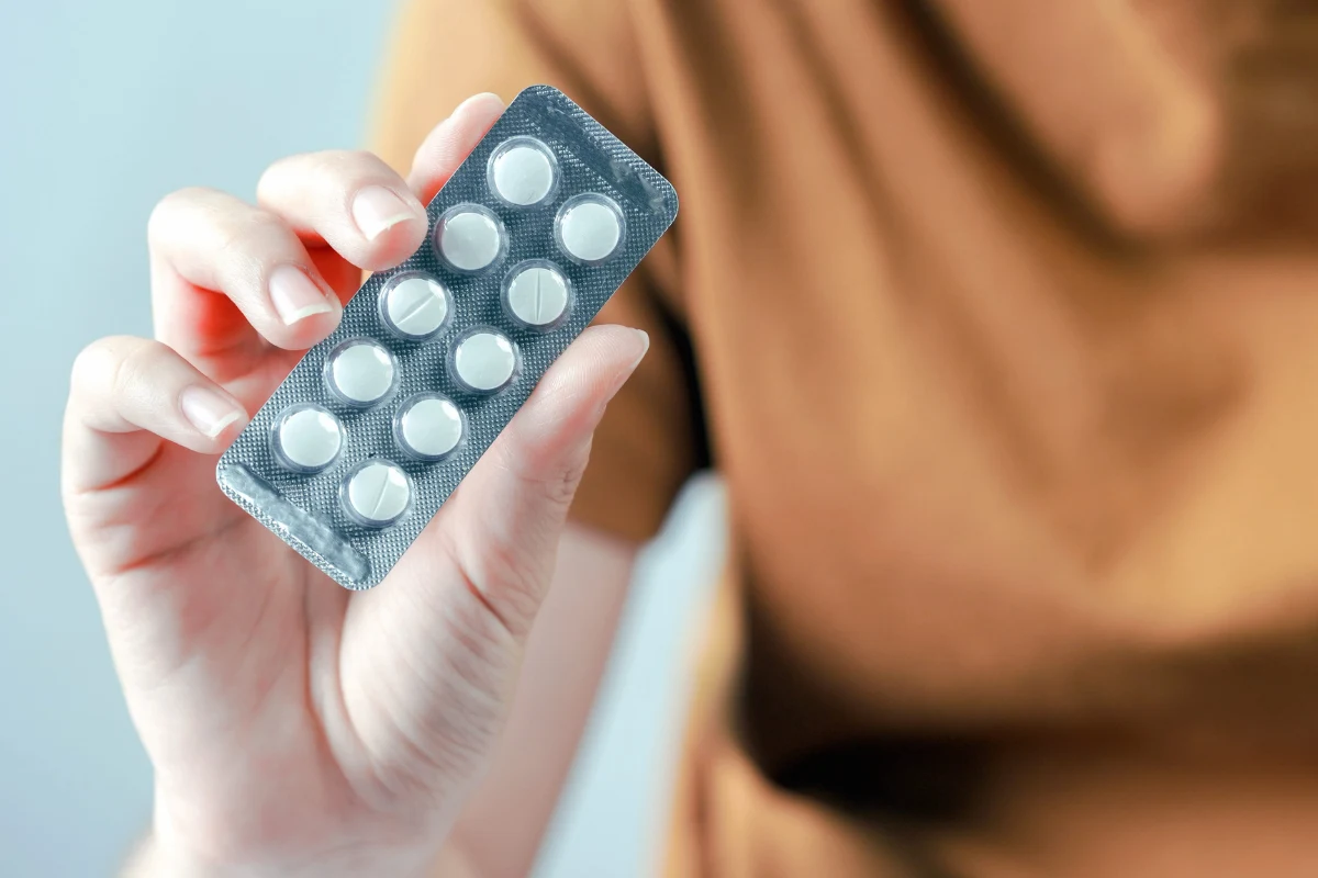 Suplementujesz witaminę A na skórę i odporność? Uważaj, bo łatwo przesadzić Suplementujesz witaminę A na skórę i odporność? Uważaj, bo łatwo przesadzić