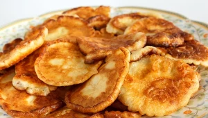 Delikatne racuszki zrobisz na bazie jogurtu 
