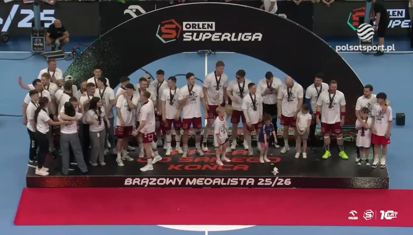 Ceremonia medalowa PGE Wybrzeża Gdańsk po zdobyciu brązowego medalu ORLEN Superligi. WIDEO