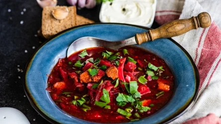 Sposobem na zachowanie koloru botwinki jest dodanie do niej składnika, który ją zakwasi 
