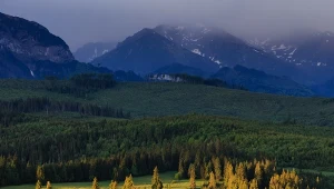 To jeden z najpiękniejszych widoków na Tatry. Tylko 40 minut od Zakopanego