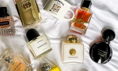 Markowe perfumy z gazetki Rossmann — Hugo Boss, Calvin Klein, Jennifer Lopez i Julia Wieniawa