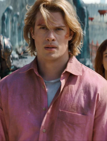 Nicholas Galitzine w scenie z filmu "Władcy wszechświata"