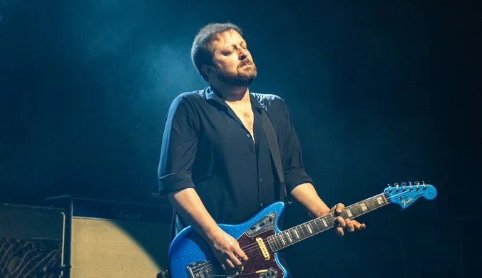 Richard Oakes (Suede): "Nasza muzyka potrafi nas zaskakiwać podobnie, jak zaskakuje odbiorców" [WYWIAD]