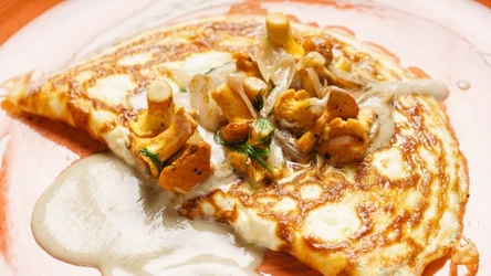 omelet with chanterelle