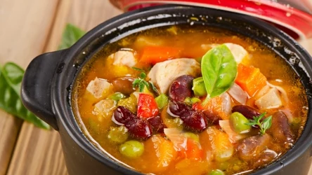 Minestrone to zdrowa zupa, z którą warto włączyć do jadłospisu 