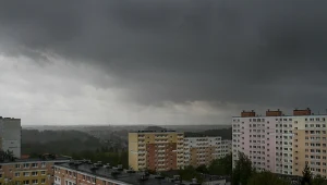 IMGW ostrzega przed piątkowymi burzami. Czy twój region jest na liście?