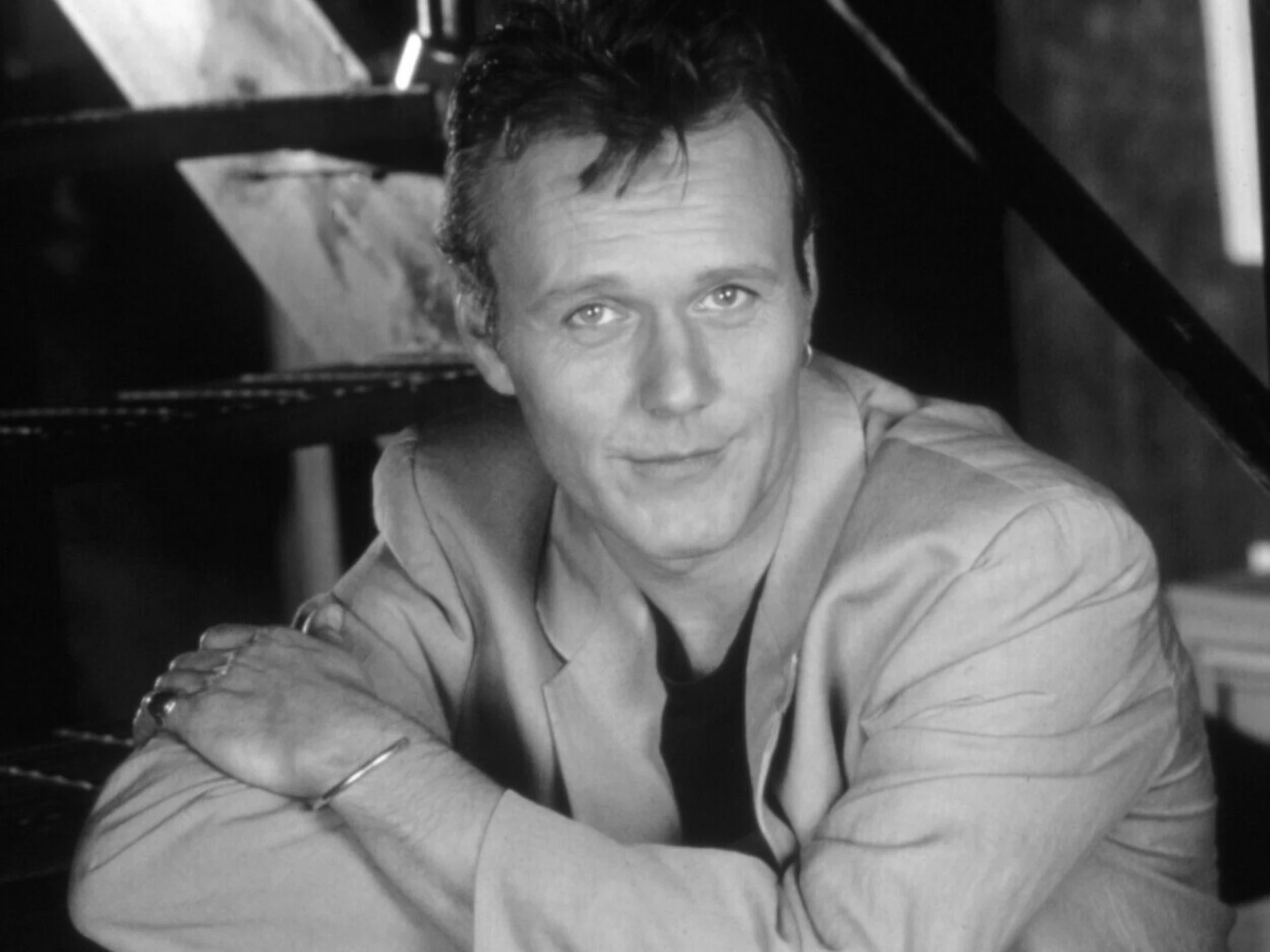 Anthony Head na planie pierwszego sezonu "Buffy: Postrachu wampirów"