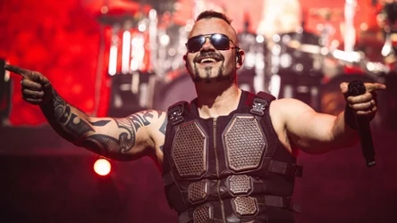 Joakim Brodén (Sabaton) podczas koncertu w Ergo Arenie - Gdańsk/Sopot, 31 maja 2026 r.