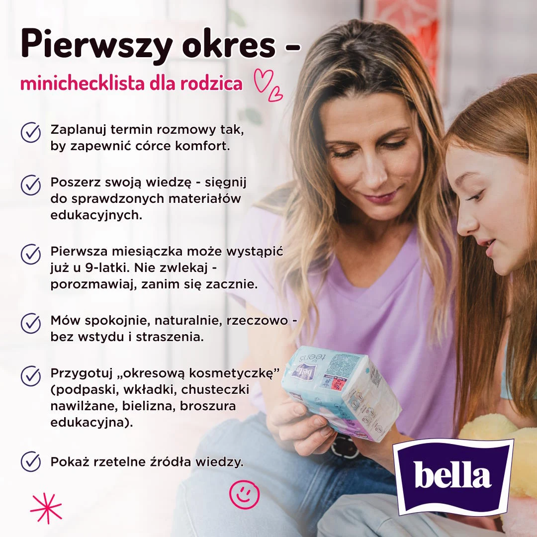 Jak mądrze przygotować córkę na krok w dorosłość? Kobieta siedząca z młodą dziewczynką, obie skupione na rozmowie, w rękach kobiety opakowanie podpasek, na pierwszym planie wyraźnie widoczna lista porad dla rodziców dotyczących pierwszej miesiączki, w tle logo marki Bella.