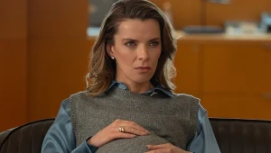 Betty Gilpin w filmie "Biurowy romans"