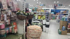 Kupiłam dwie pufy w Dealz i nie żałuję. Ten dodatek potrafi odmienić wnętrze