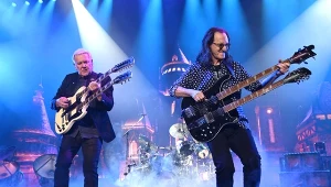 Alex Lifeson i Geddy Lee (Rush) podczas pierwszego koncertu na trasie "Fifty Something" - The Kia Forum w Inglewood w Los Angeles, 7 czerwca 2026 r.