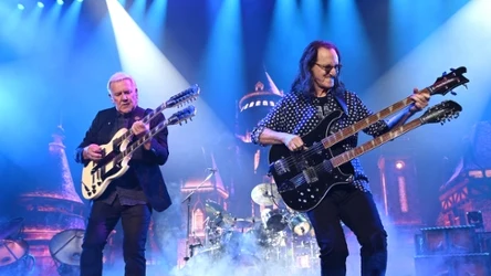 Alex Lifeson i Geddy Lee (Rush) podczas pierwszego koncertu na trasie "Fifty Something" - The Kia Forum w Inglewood w Los Angeles, 7 czerwca 2026 r.