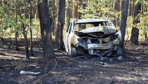 Wypadek w Sadzarzewicach. Samochód uderzył w drzewo, nie żyją trzy osoby