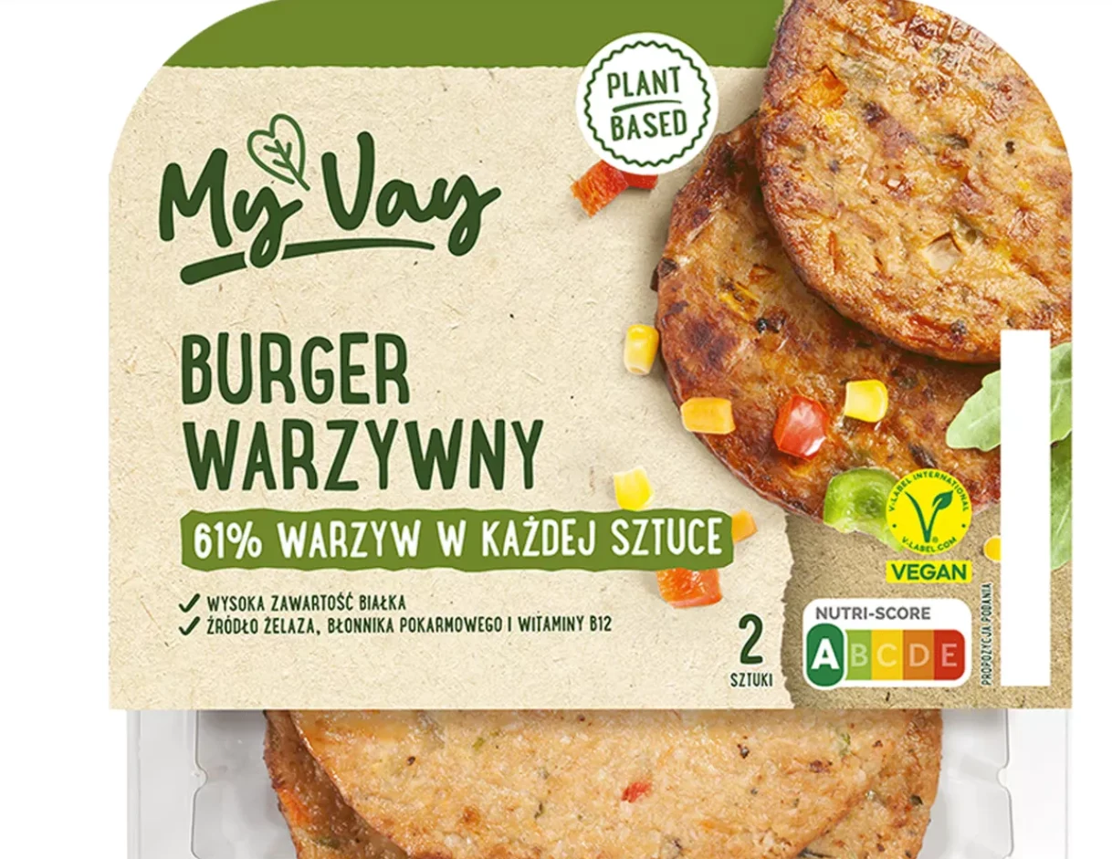 Opakowanie burgerów warzywnych My Way z wyeksponowanym napisem informującym o 61% zawartości warzyw, certyfikatem vegan oraz ikonami przedstawiającymi wartości odżywcze i ocenę Nutri-Score.