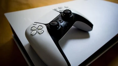 Konsola PlayStation 5 z białym padem DualSense