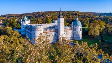 Zamek w Krasiczynie zachwyca o każdej porze roku