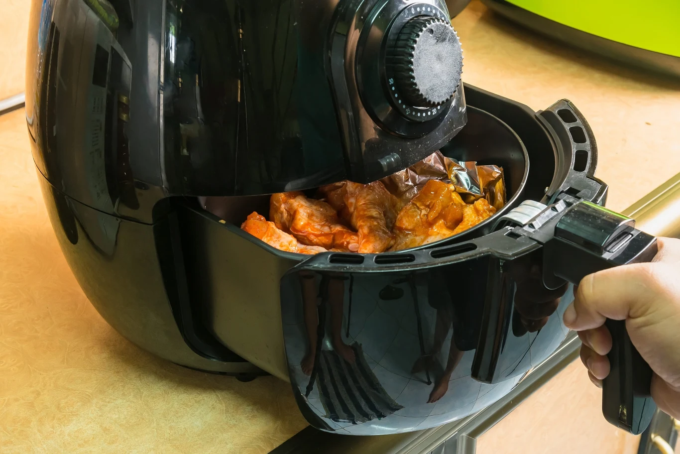 Ile prądu zużywa airfryer?