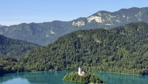 Spektakularne Alpy i czar Adriatyku. Nieodkryta europejska perełka kusi