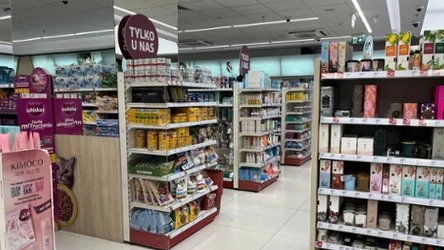Rossmann obniżył ceny popularnych kosmetyków. Sprawdziłam, co warto wrzucić do koszyka