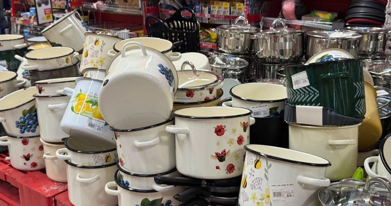 Kaufland przecenił garnki Tefal i duże garnki emaliowane. Ceny zaczynają się od 62,99 zł
