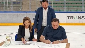 Ukraińcy oficjalnie wchodzą do polskiego klubu. Kibice oburzeni: "Hańba"