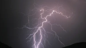 Burze na wschodzie zanikły. Teraz kolejne takie zjawiska notujemy w zachodniej Polsce