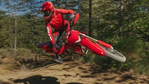 Ducati prezentuje nowy motocykl enduro - oto Desmo450 EDS.
